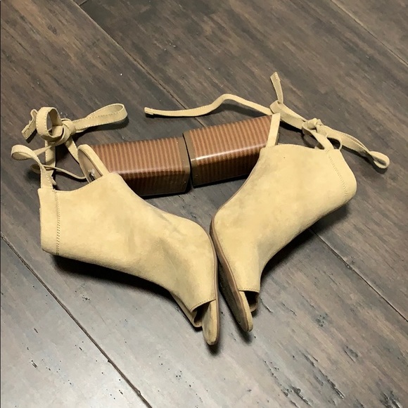 Tie Up Open- Toed Booties - Picture 3 of 4